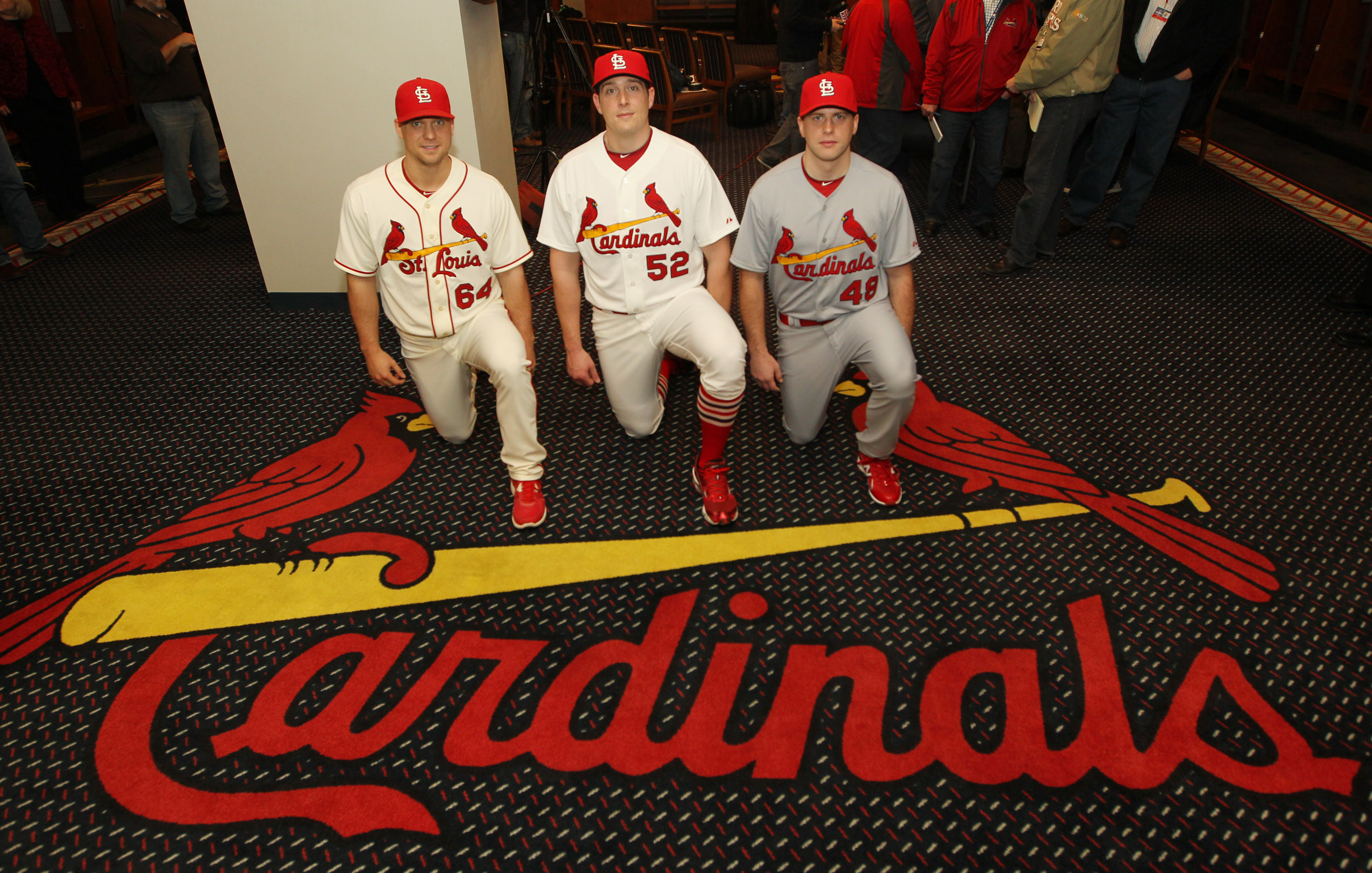 Cardinals unveil new jerseys with 'St. Louis' on front
