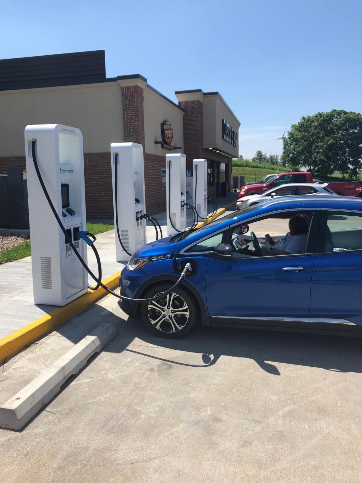8 of EV charging stations in Iowa are at a Casey’s « KJAN Radio